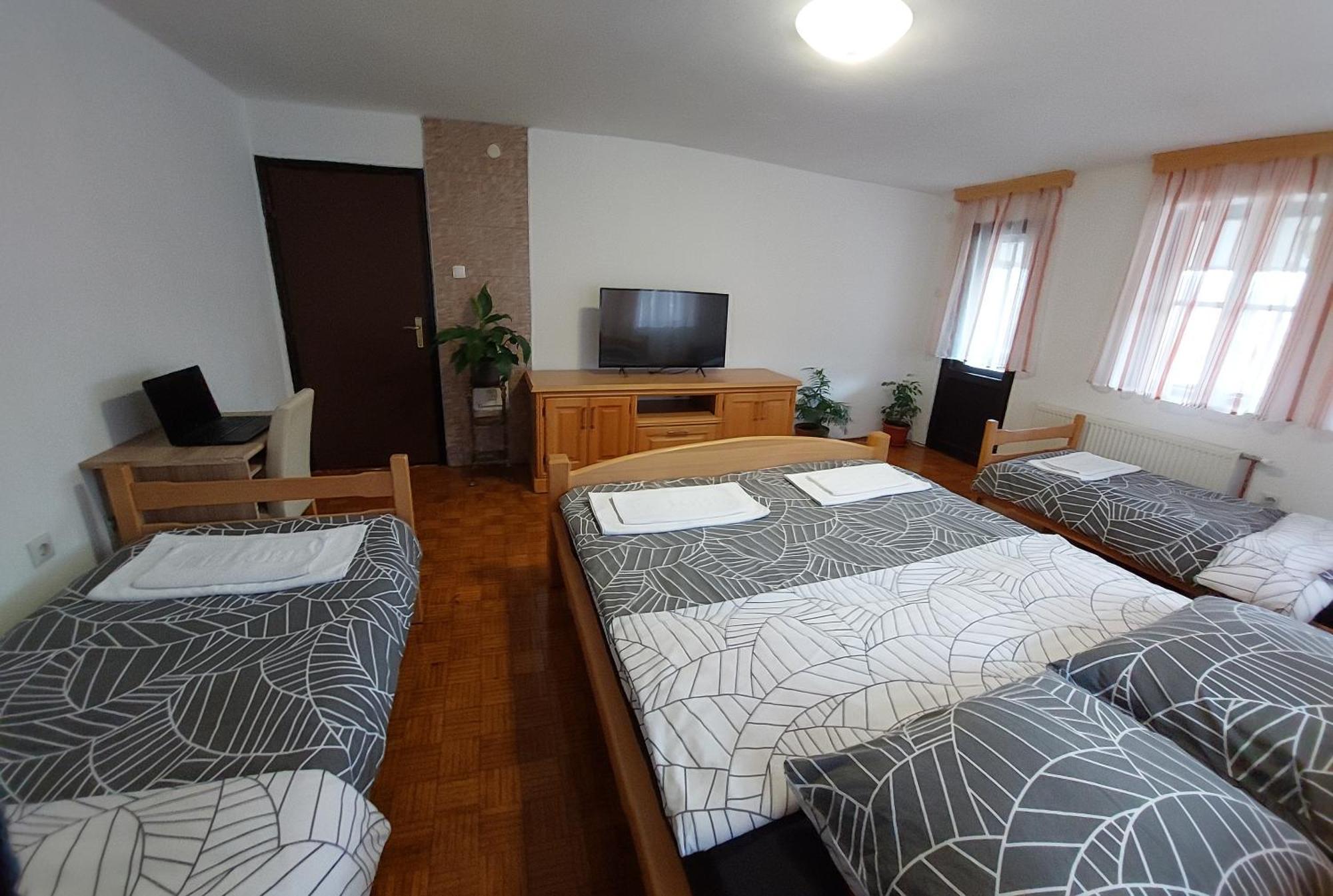 Panorama Travnik Lejlighedshotel Værelse billede