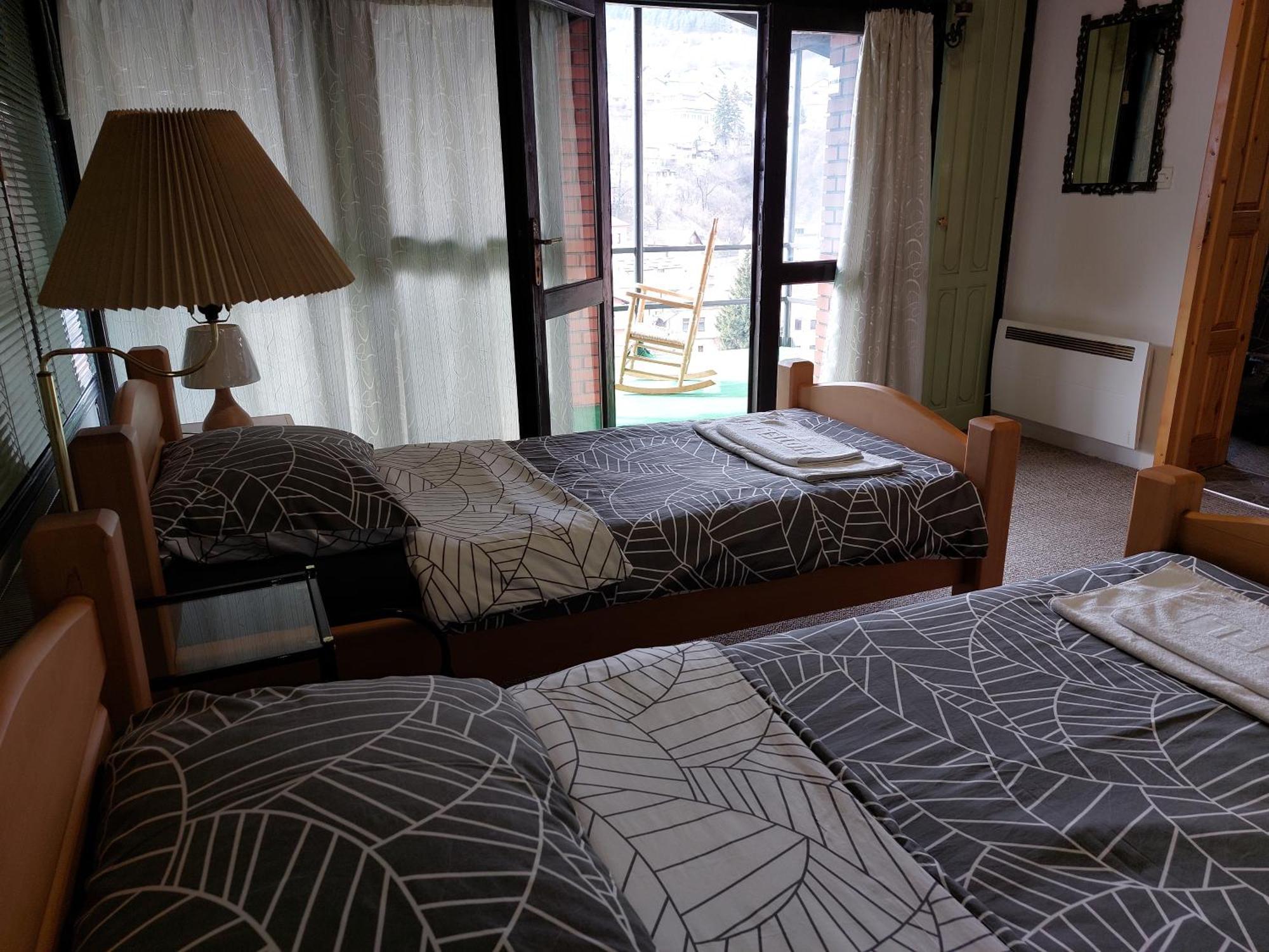 Panorama Travnik Lejlighedshotel Værelse billede