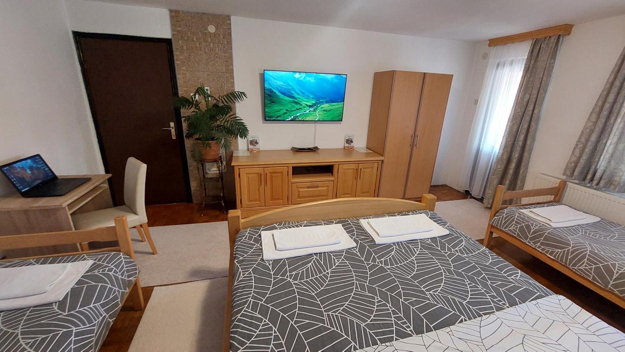 Panorama Travnik Lejlighedshotel Eksteriør billede