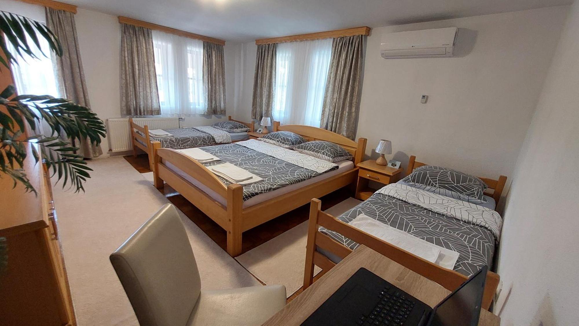 Panorama Travnik Lejlighedshotel Eksteriør billede